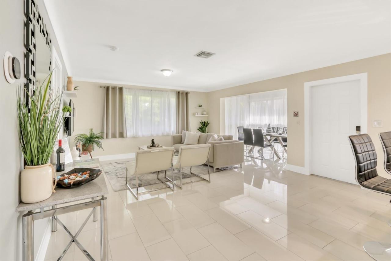 Bright Pompano Beach With Pool Access 外观 照片