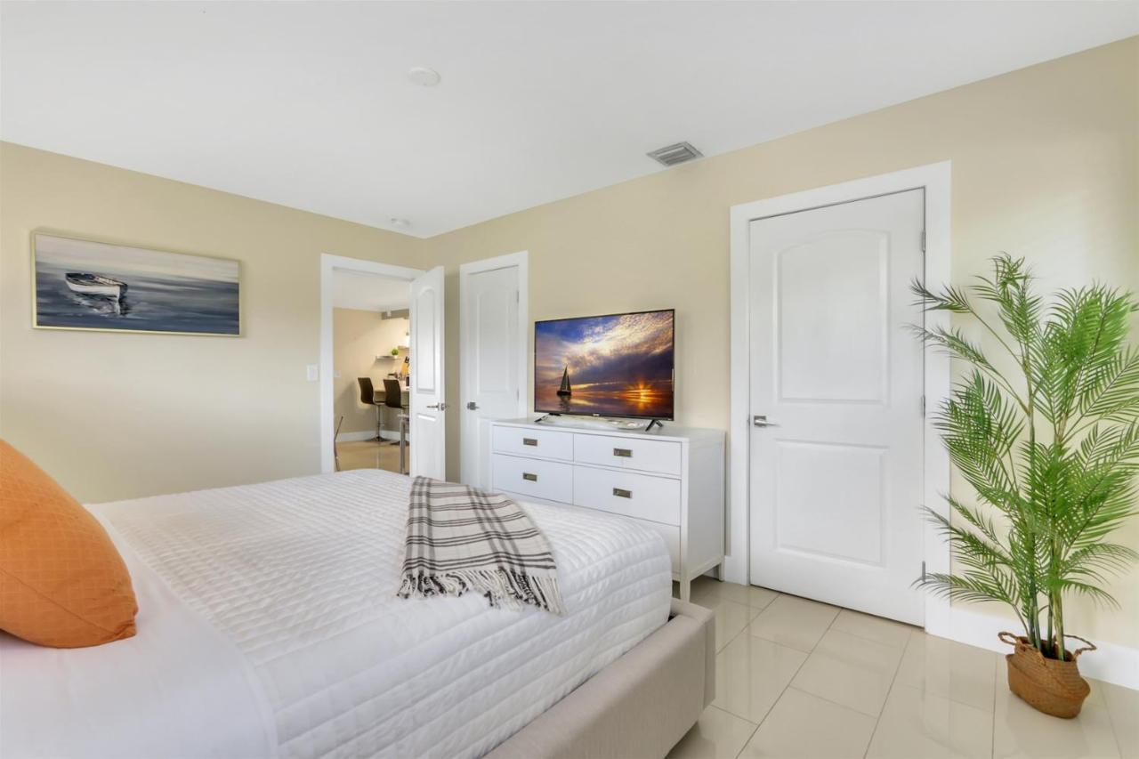 Bright Pompano Beach With Pool Access 外观 照片
