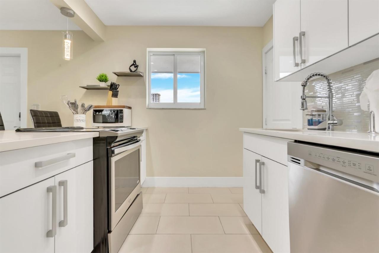 Bright Pompano Beach With Pool Access 外观 照片